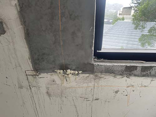 ������u�{