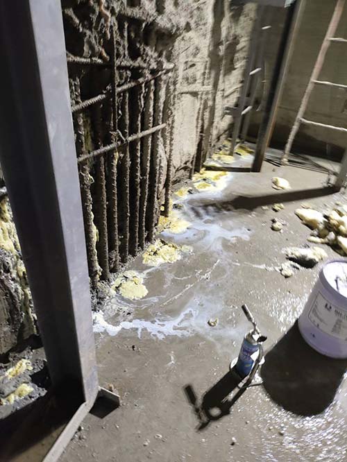 ������u�{