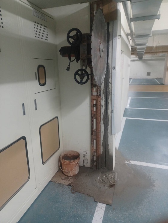 ��餤�c���d�𭱤���