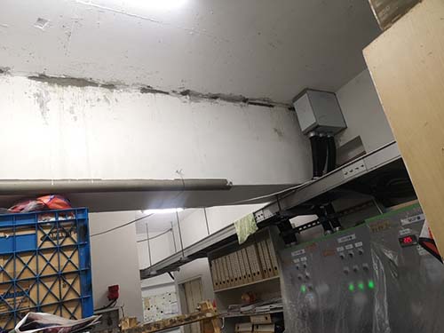 ������u�{